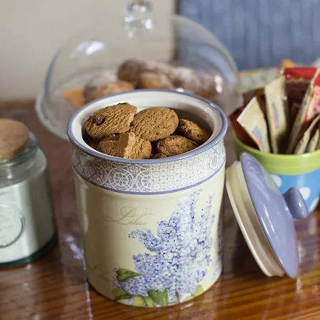 לינה וארוחת בוקר La Magnolia Guests House 3*