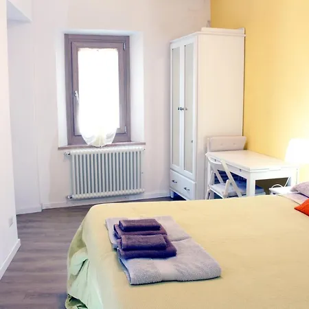 לינה וארוחת בוקר La Magnolia Guests House דרביו