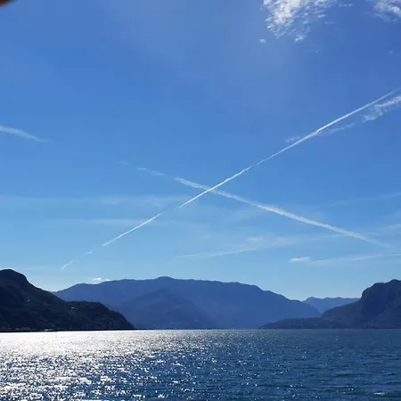 La Magnolia Guests House לינה וארוחת בוקר דרביו