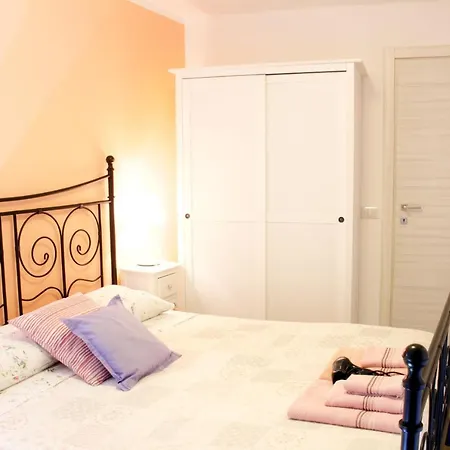 La Magnolia Guests House Bed & Breakfast Dervio