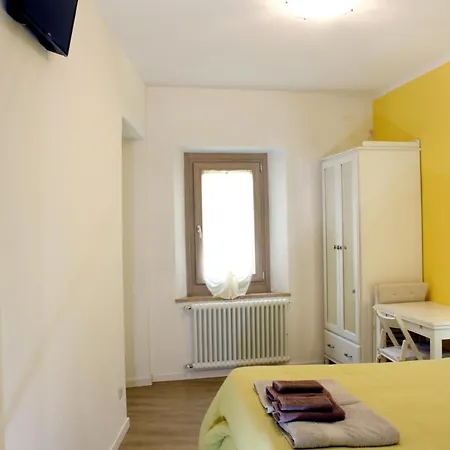 La Magnolia Guests House 3* Dervio